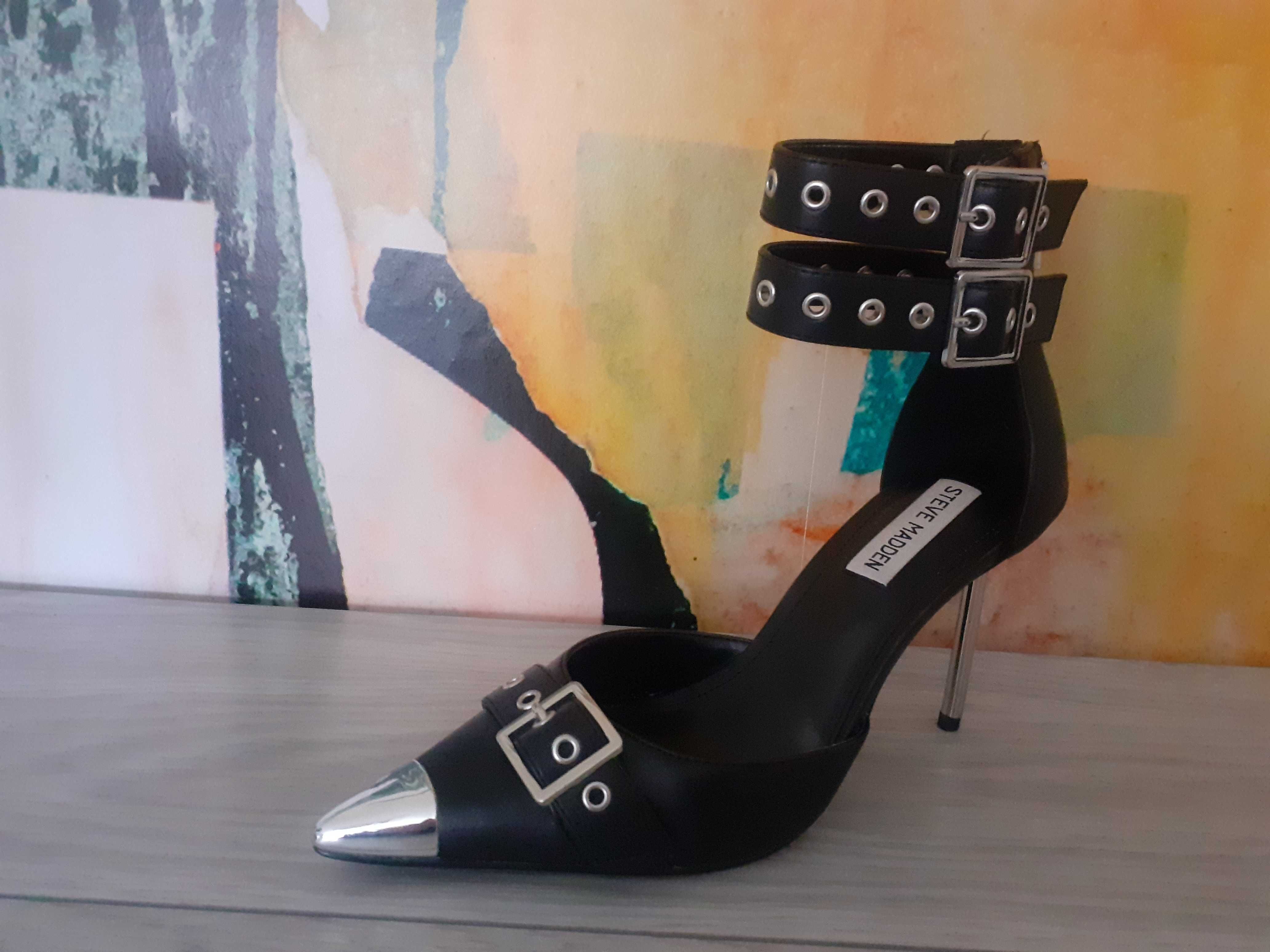 Steve Madden
ROXY - Czółenka 38   WYPRZEDAŻ