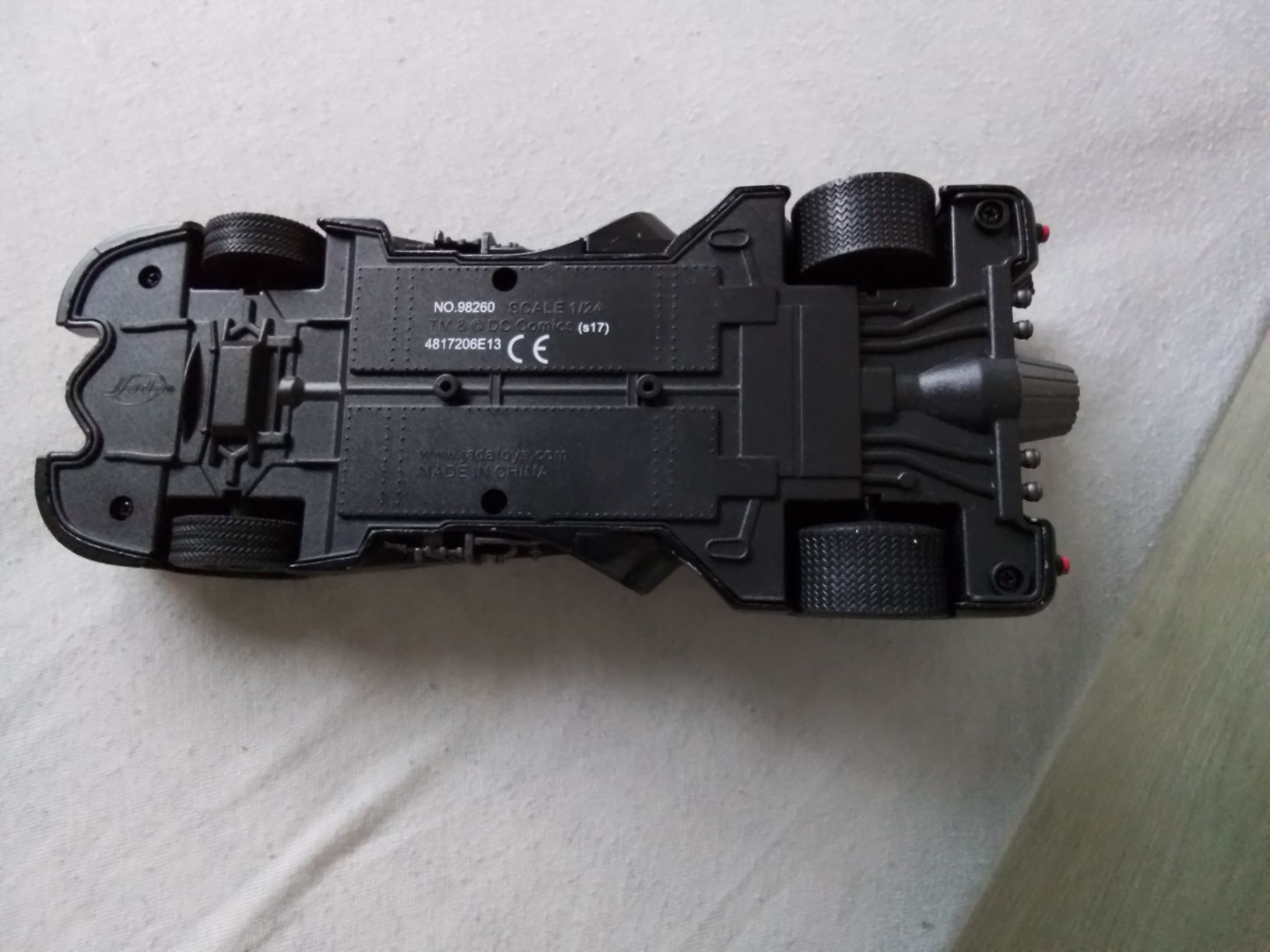 Batman Batmobile réplica de 1989. Marca Jada.  Na escala de 1:24.