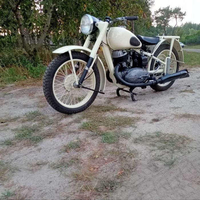 Ретро мотоцикл ИЖ-49