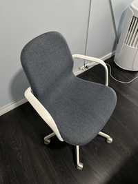 Cadeira Ikea Langfjall c/ braços