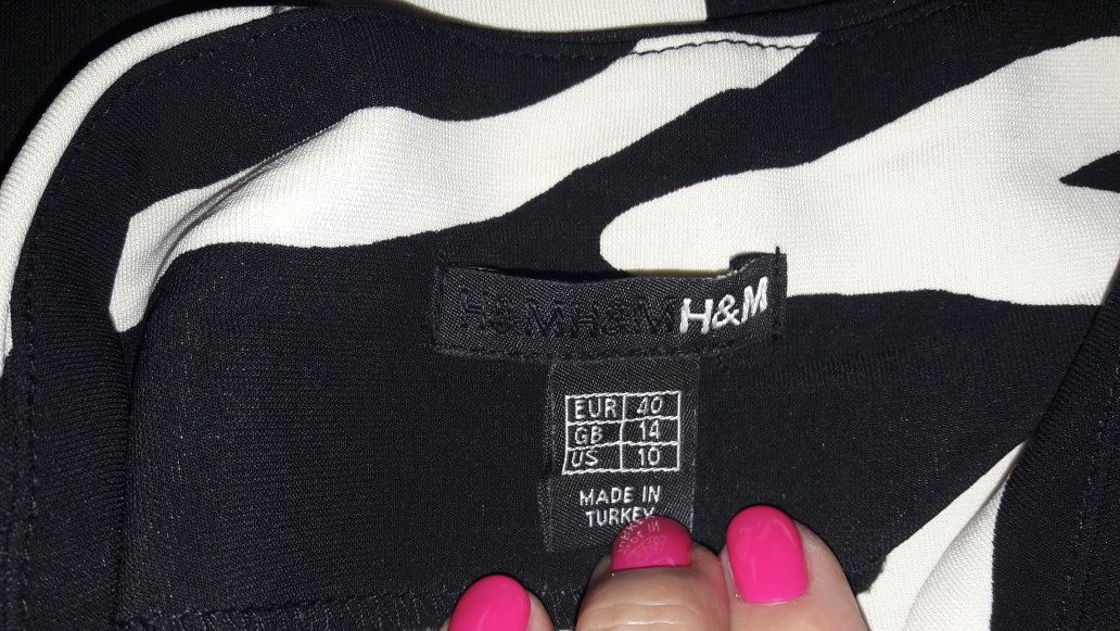 Sukienka H&M w modny zwierzęcy print