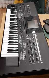 Yamaha Tyros 4 black