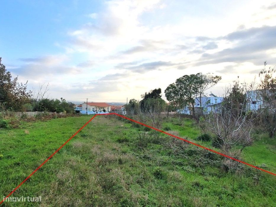 Terreno para construção de 2 moradias