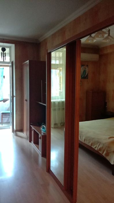 Продам 3х кімнатну квартиру в центрі Запоріжжя.