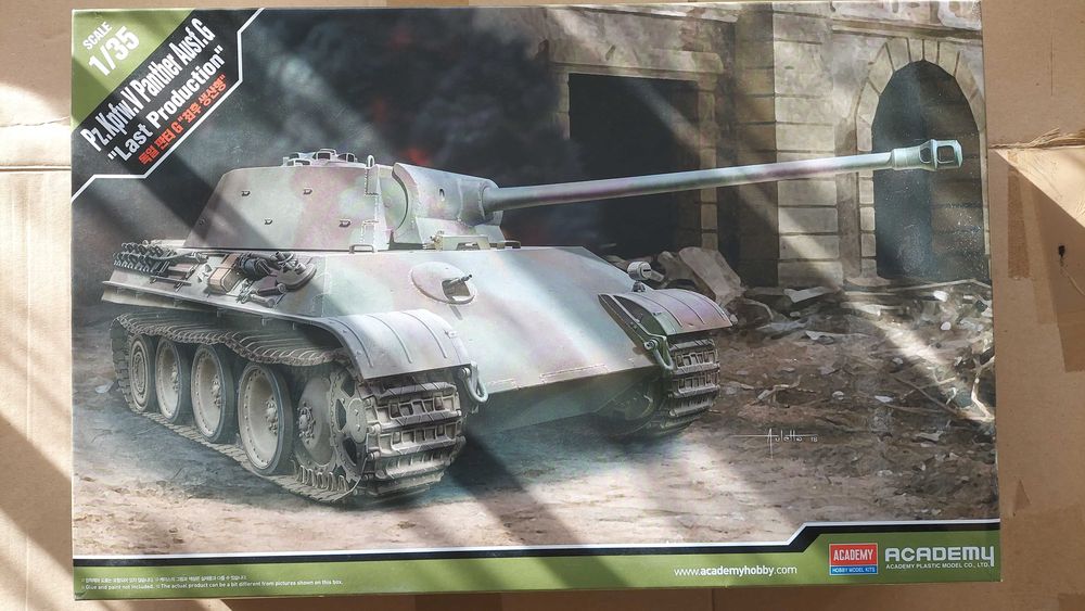 Panther Ausf G "last Production" Academy 1:35