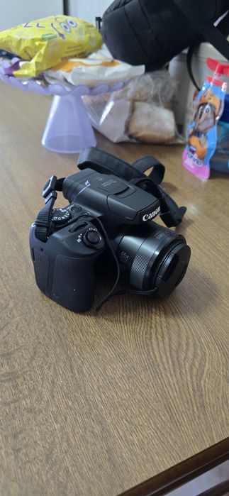 Canon PowerShot SX70 HS – Zoom 65x (21-1365mm)