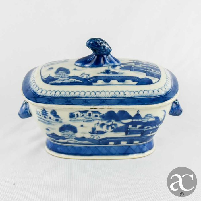 Pequena terrina porcelana China Qianlong, séc. XVIII, decoração cantão