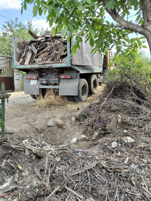 Предлагаю вам свои услуги такие как: вывоз мусора , демонтаж, переезды