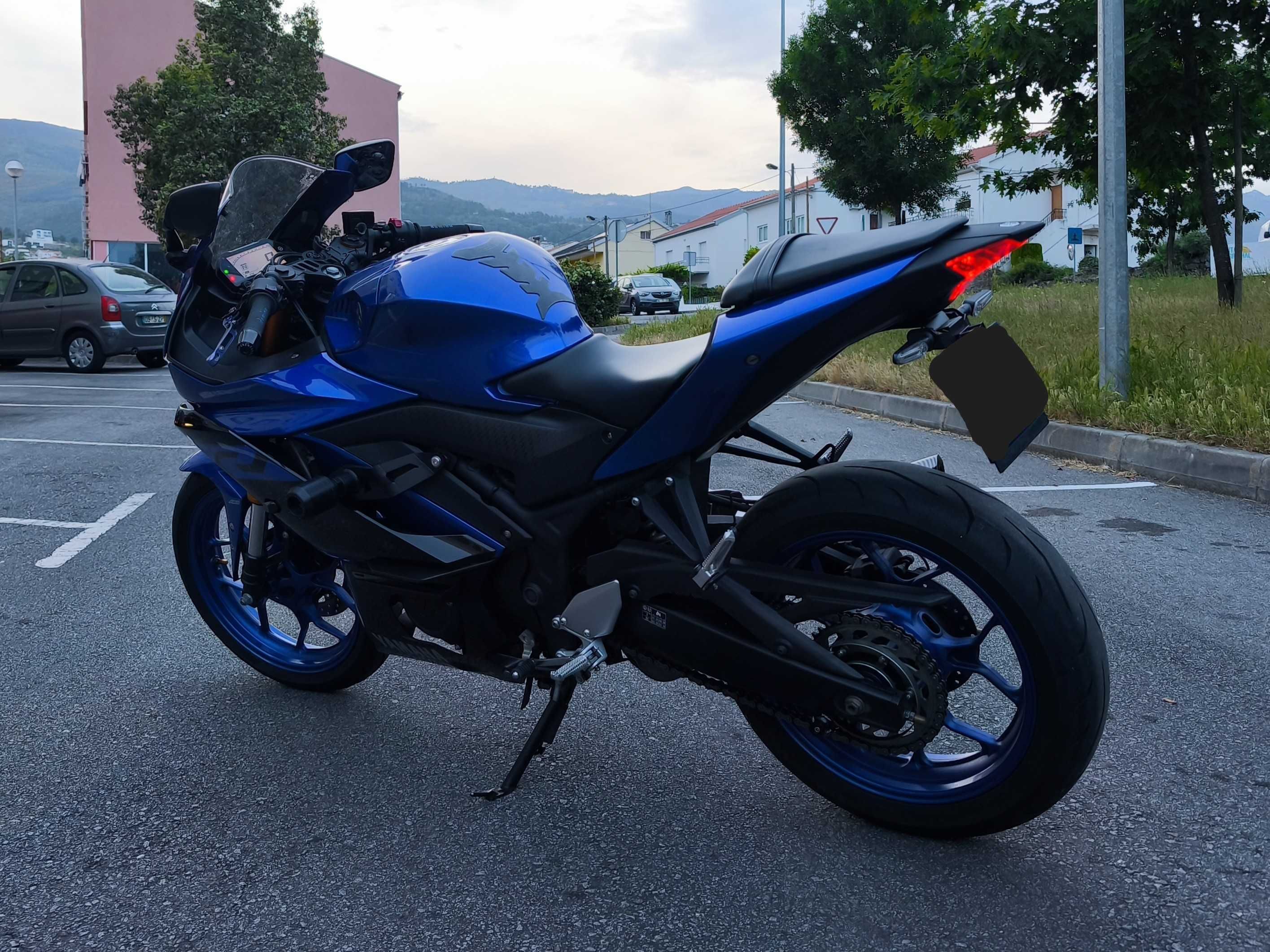 Yamaha R3 - RaceBlue