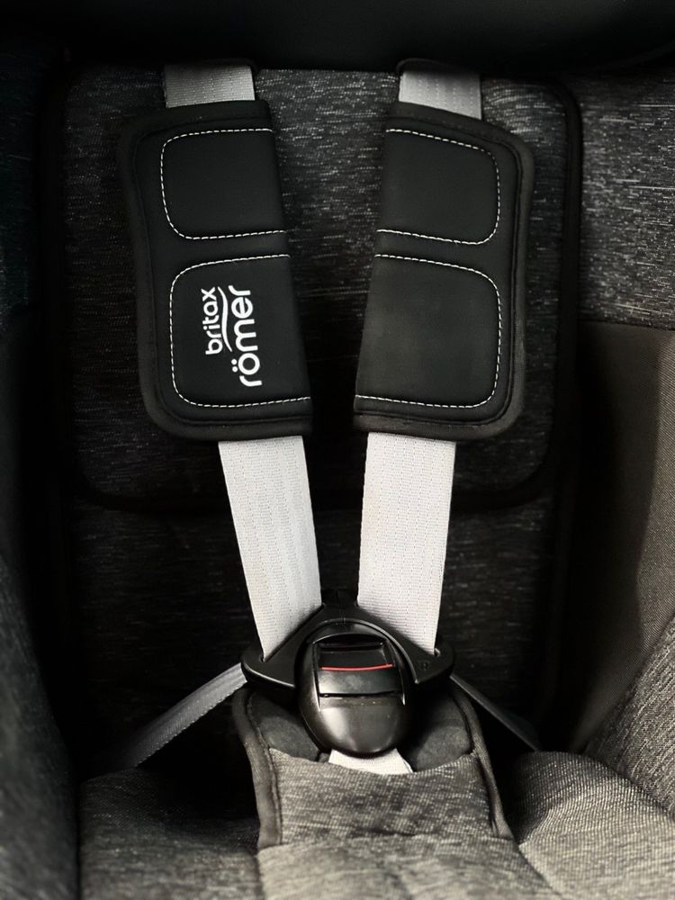 Автокрісло Britax Römer DUALFIX i-SIZE V22 Graphite Marble