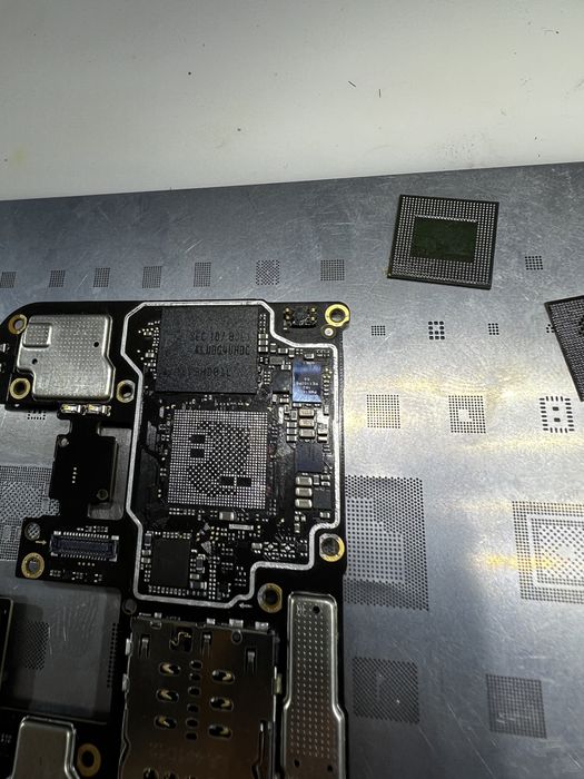 Ремонт Poco X3 Pro (не вмикається)