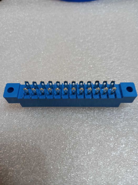 Wtyk USER, Commodore 64, 128