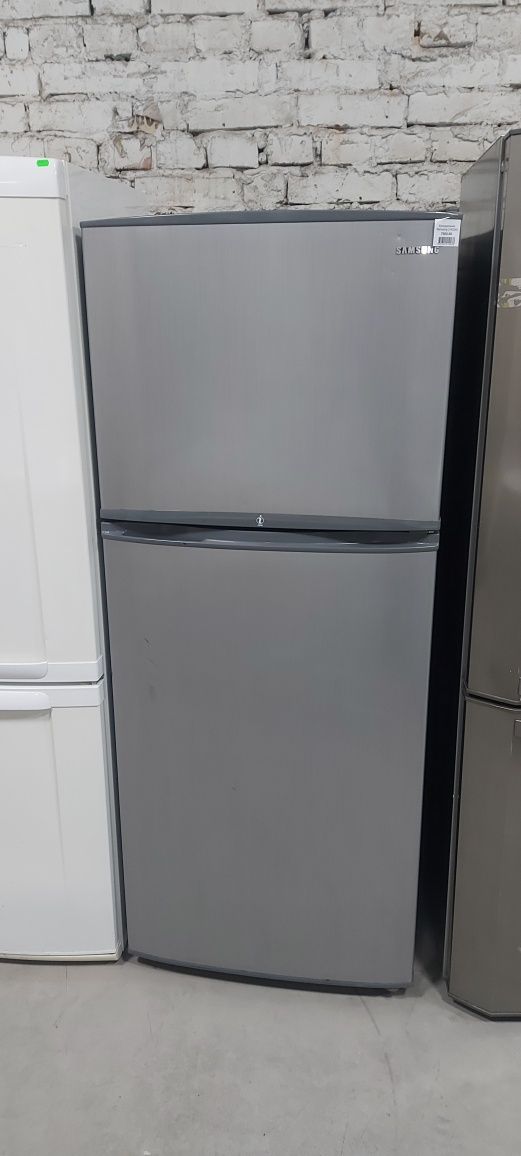 Холодильник Samsung 1,66×0,65