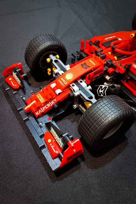 Ferrari F1 SF90 Sebastian Vettel e Leclerc