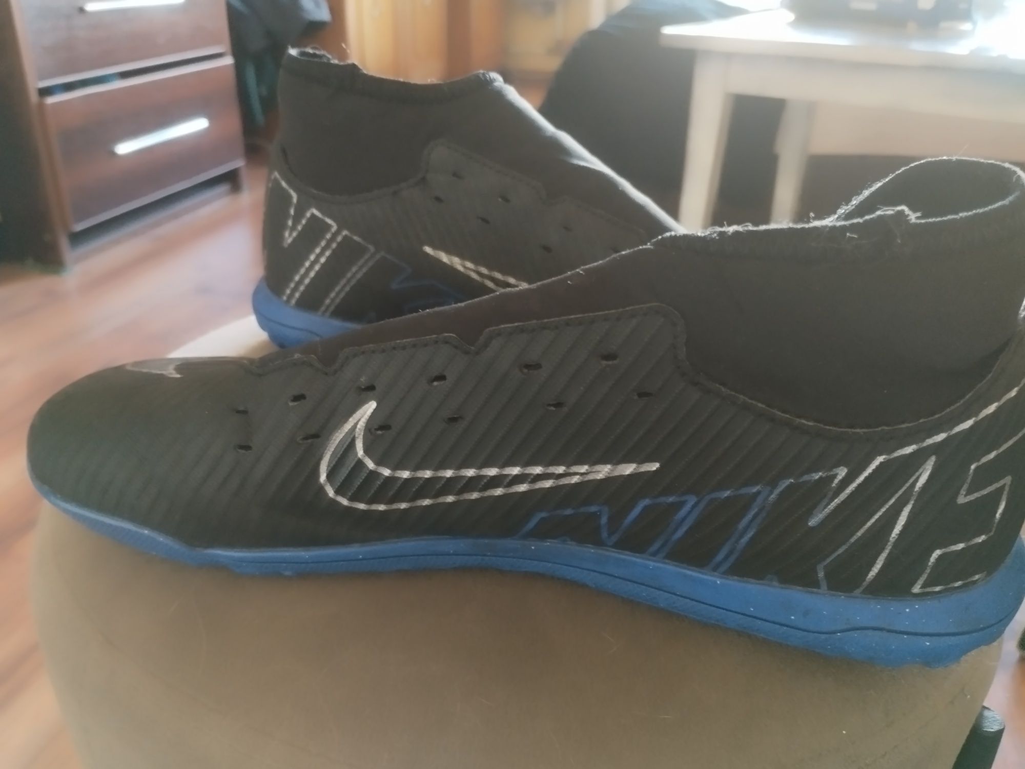 сороконіжки nike оригінал академ 41