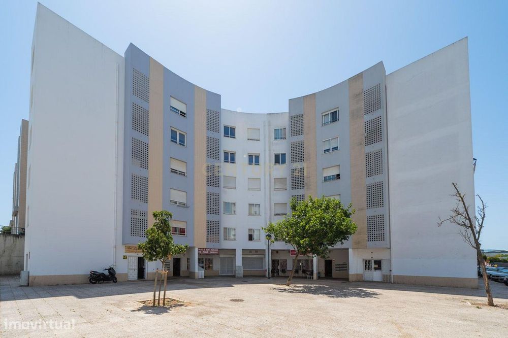 Apartamento T3 na Rua Inácio Duarte, Carnaxide e Queijas