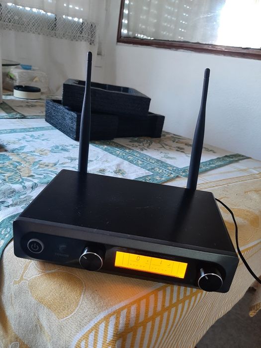 TONOR TW-820 Wireless Microphone