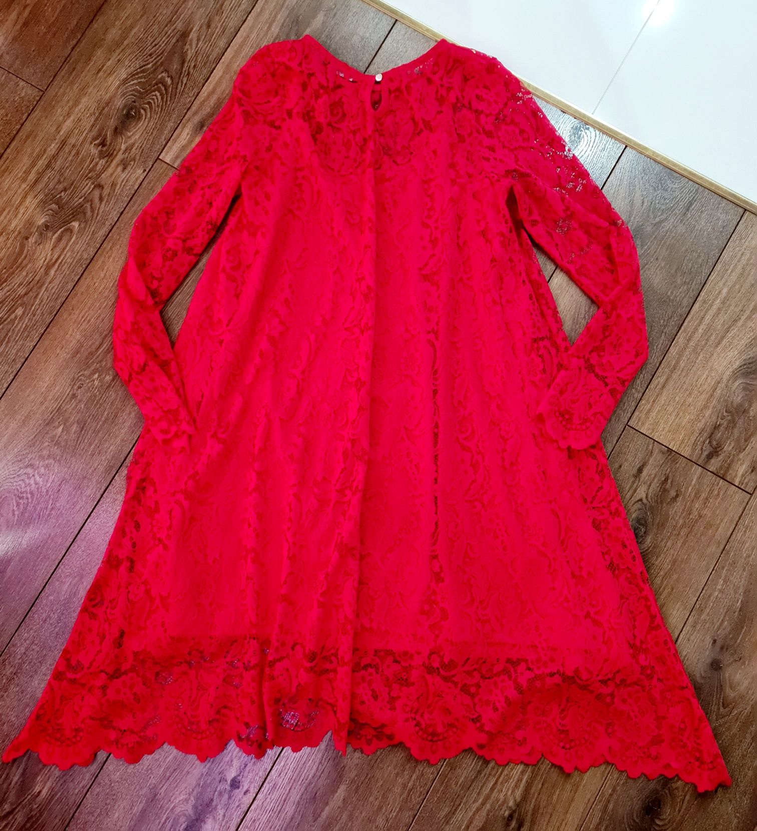 Mohito czerwona sukienka koronkowa rozkloszowana M