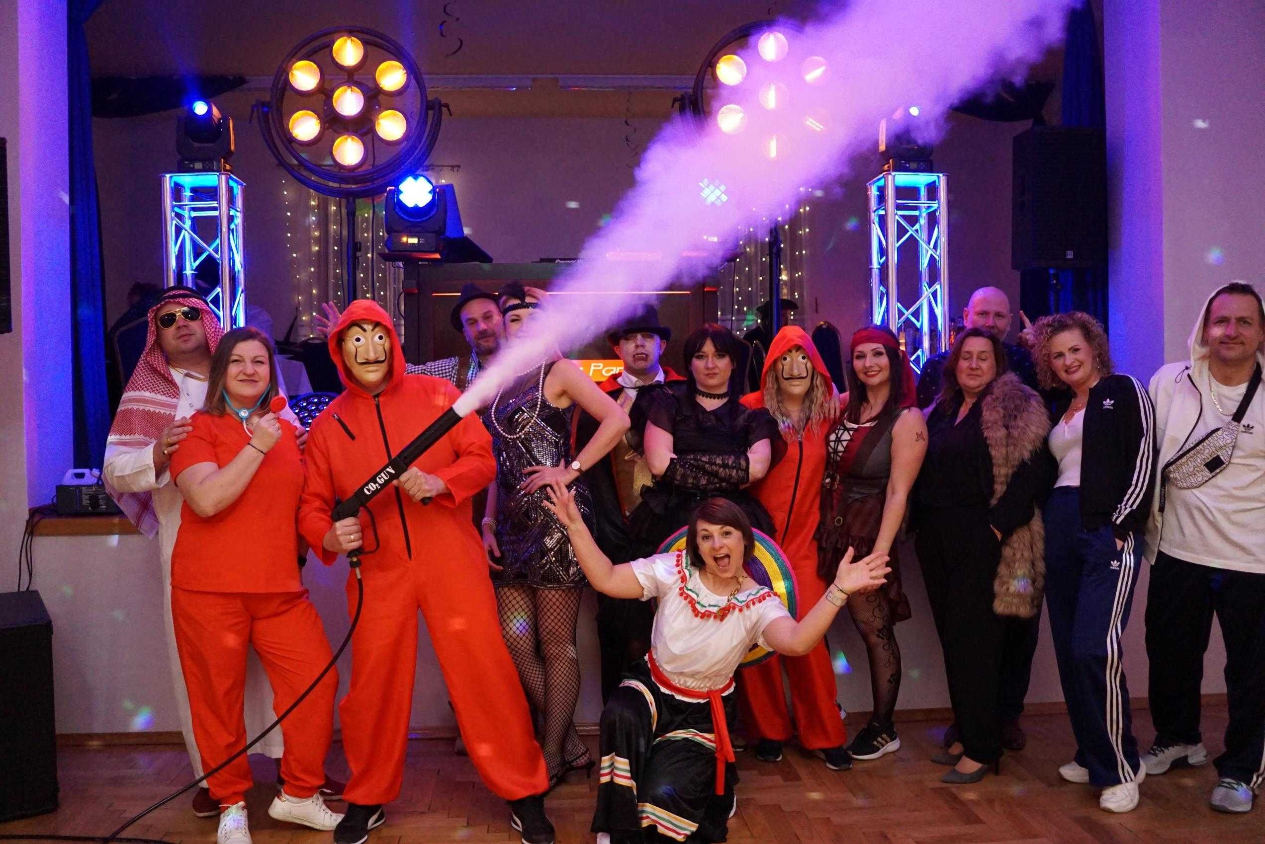 DJ wodzirej na wesele foto budka,lustro,ciężki dym,Love, pistolet co2