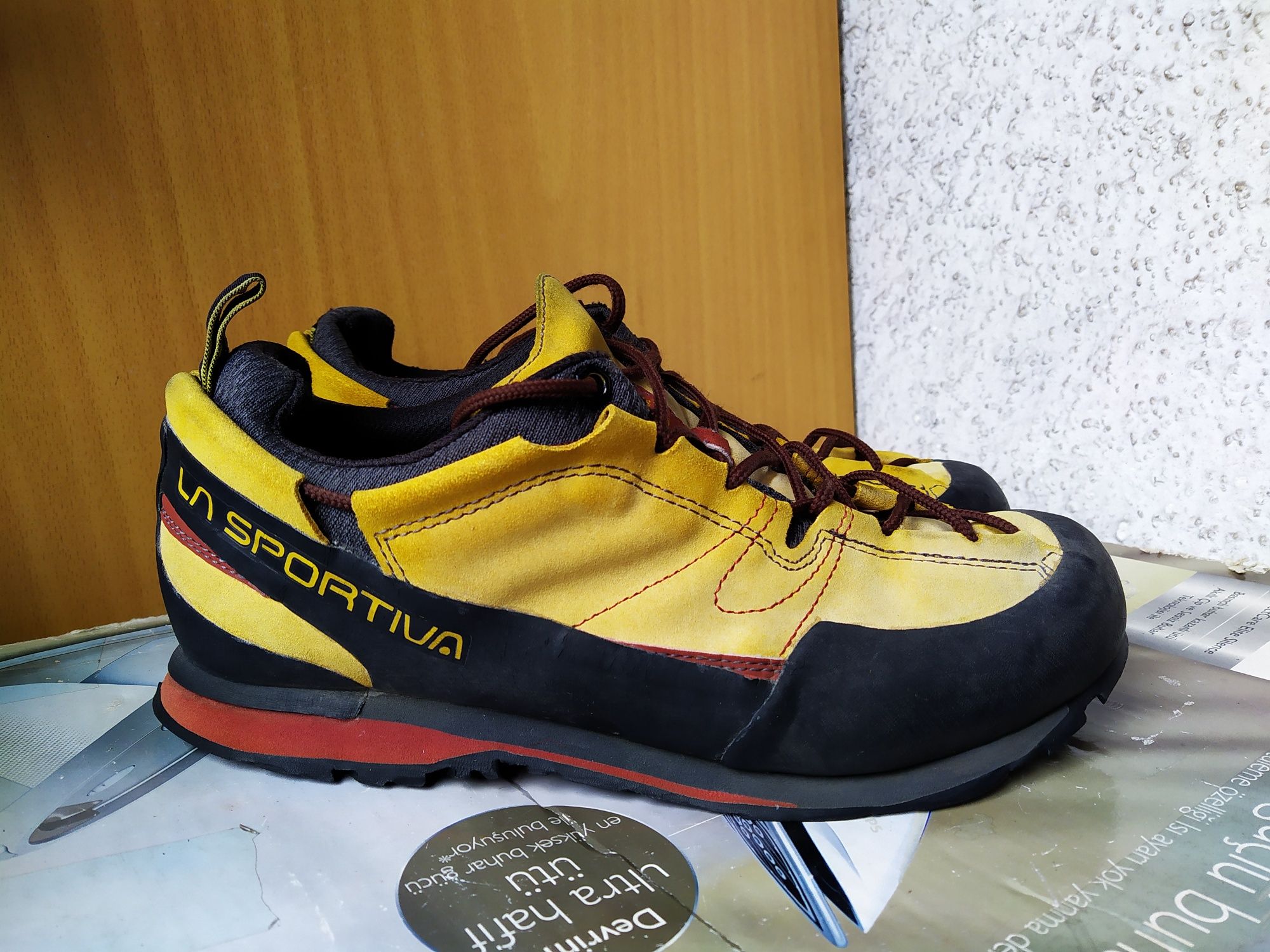 Оригинальные треккинговые кроссовки La Sportiva BOULDER р.44