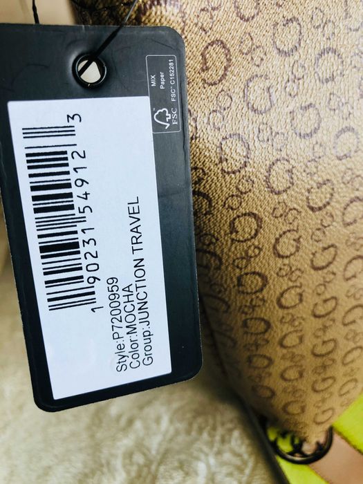 GUESS kosmetyczka bezowa lub ciemno szara