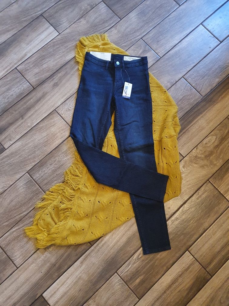 Spodnie jeans damskie r. 34 Esmara
