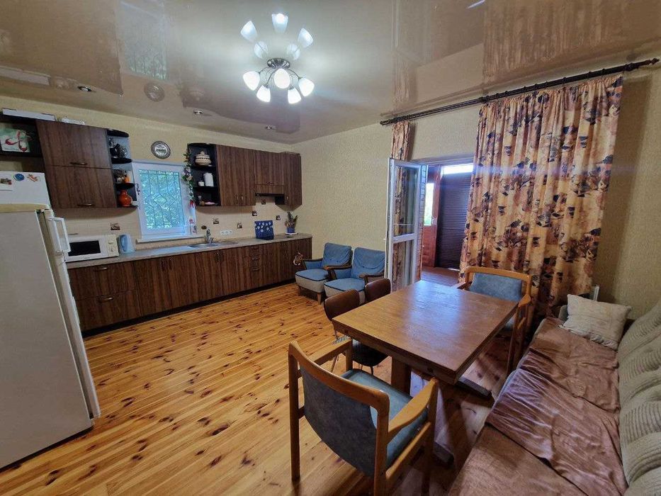 Будинок з власним виходом до озера