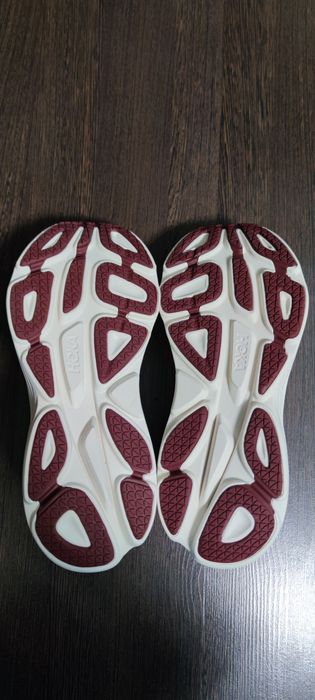 Кросівки Hoka Bondi 8
