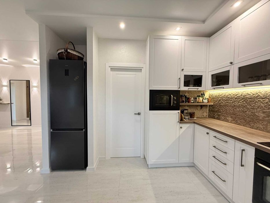 Будинок з євроремонтом у Полтаві, 107 м², 3 кімнати та кухня-студія