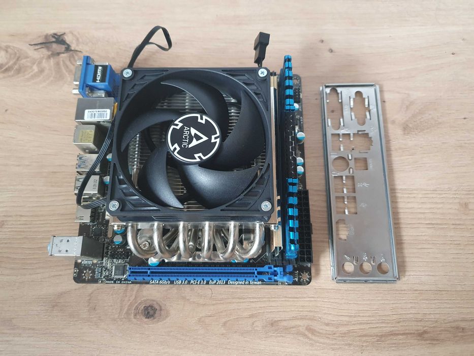 Zestaw Płyta główna ITX MSI B75IA-E33 I5 12GB AXP-100