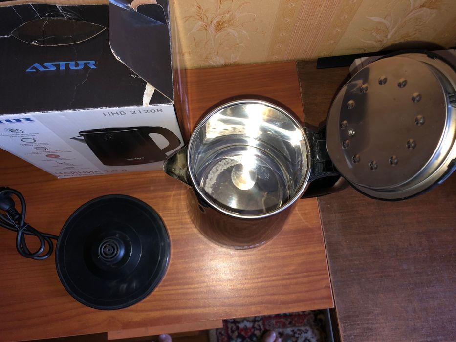 електричний чайник Astor HHB-2120B  2000вт