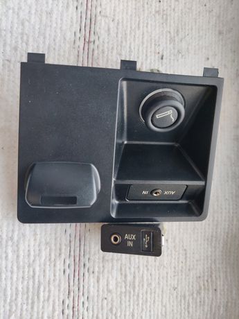 Гніздо AUX USB BMW X6 E71 9129652 9129652