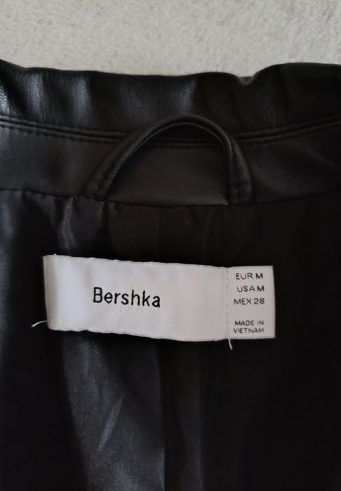 Bershka p M жіночий піджак зі штучної шкіри