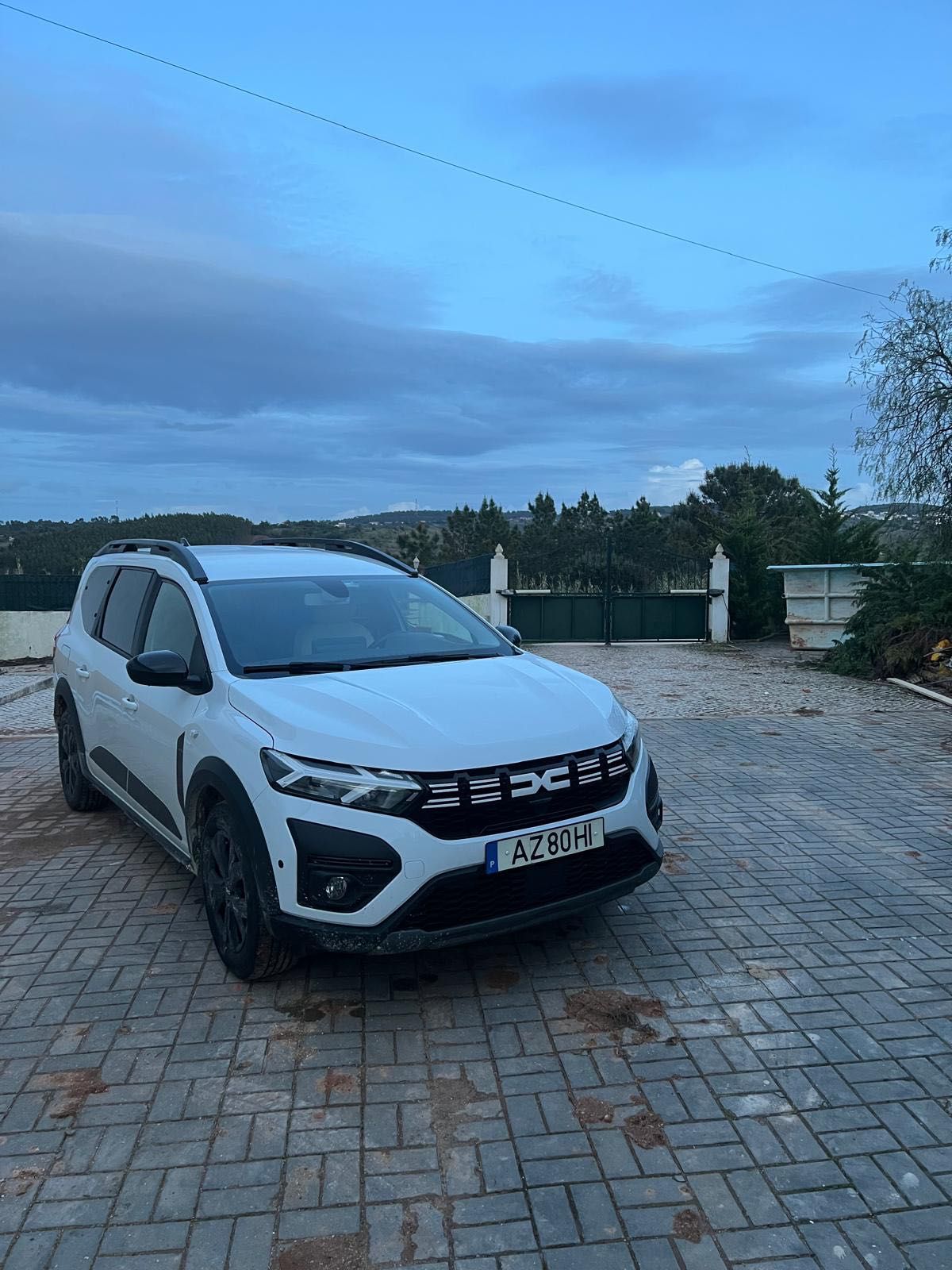 Viatura Dacia 7 lugares