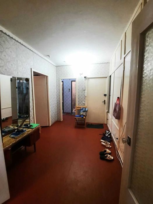 HE S4 Продам 3 комнатную квартиру метро Роганский ж/м ул. Луи Пастера