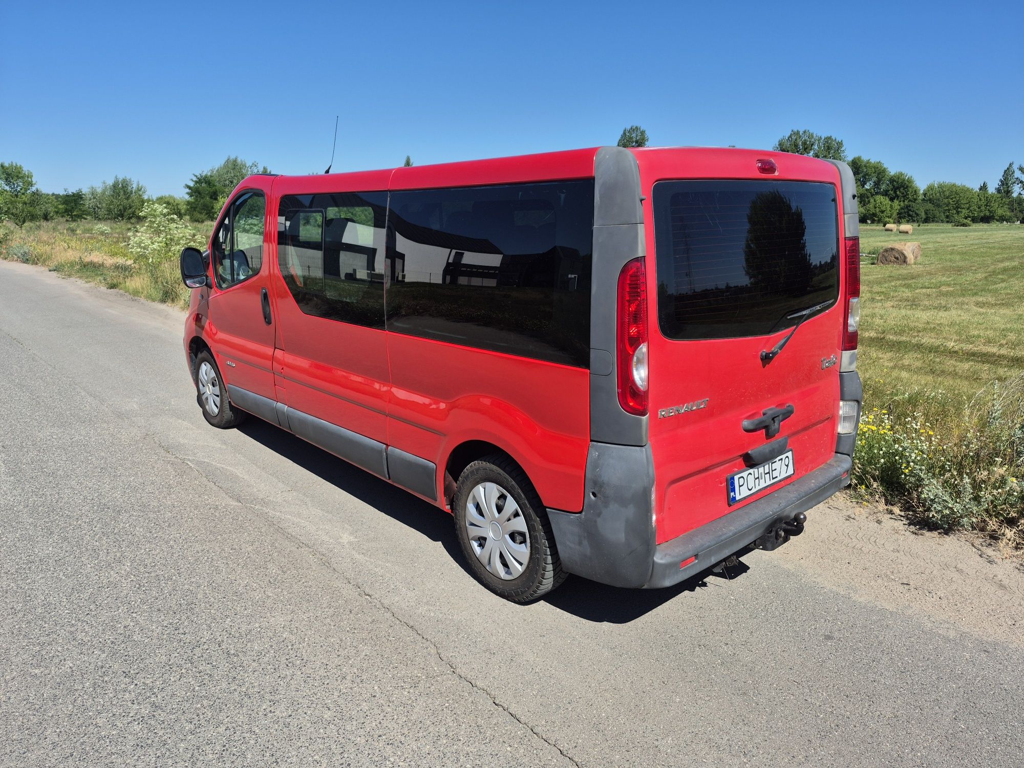 Renault Trafic Long 9os 2,0 115KM klima sprawna 9osobowy zamiana