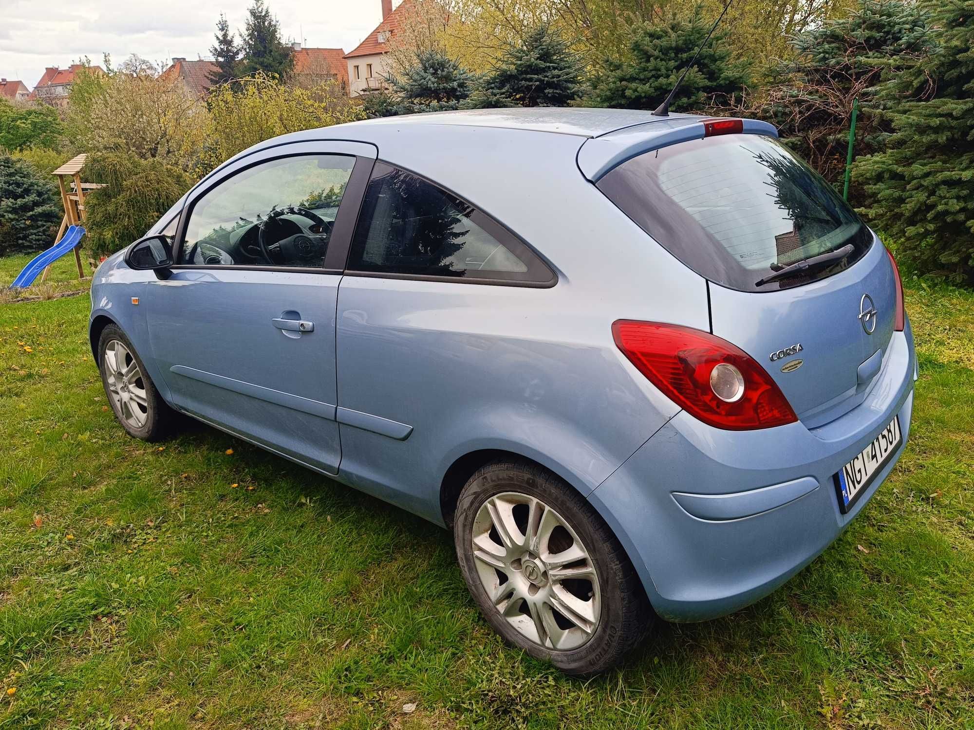 Opel Corsa 1,2 benzyna 2009r