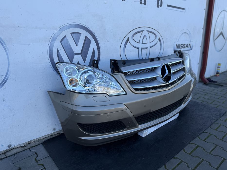 Бампер передній решітка( фара )Віано 639 Vito Viano W639 рестайл шрот