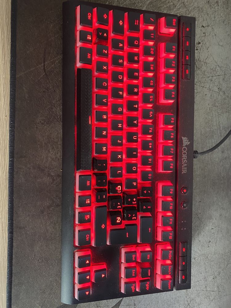 Teclado CORSAIR K63