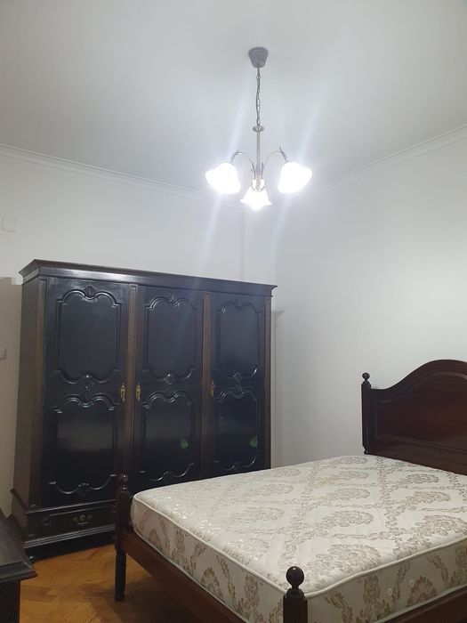 Mobilia quarto de madeira de qualidade