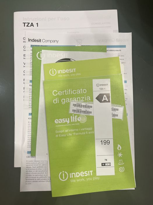 Arca Congeladora (vertical) INDESIT TZA 1