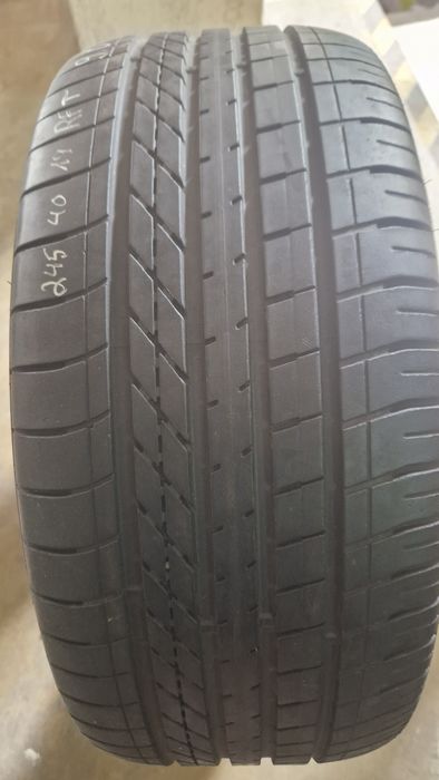 245/40R 19 Good Year Rft