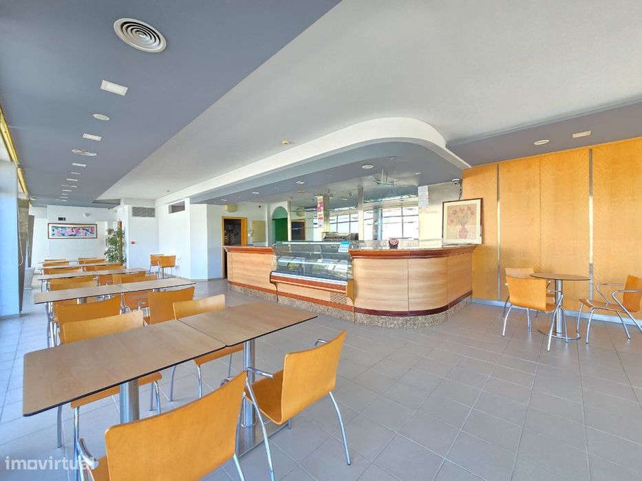 Loja totalmente equipada para Estabelecimento de Restauração e Bebidas