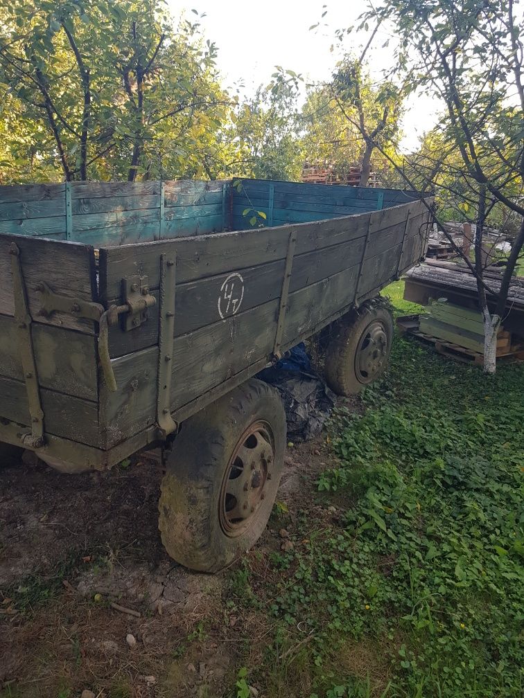 Прицеп тракторний