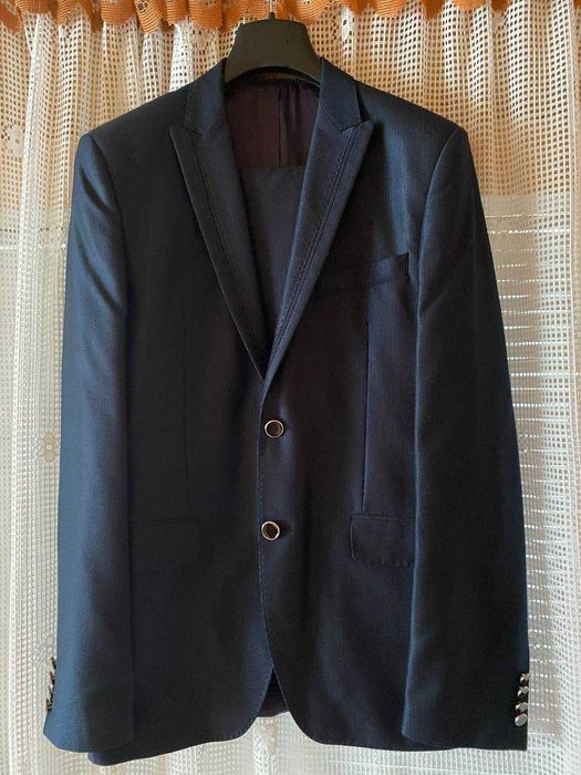 Костюм для випуска чи школи