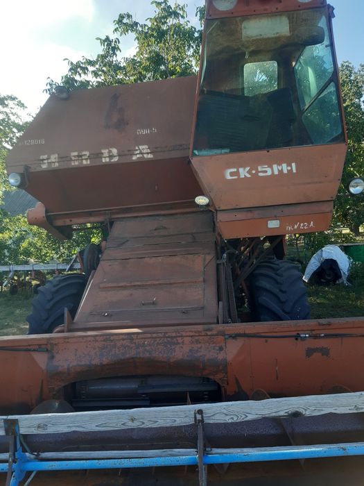 Комбайн НИВА 1990 року
