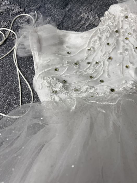 Продам дитячу святкову сукню