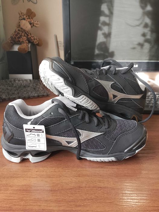 Кроссовки Mizuno (нові)