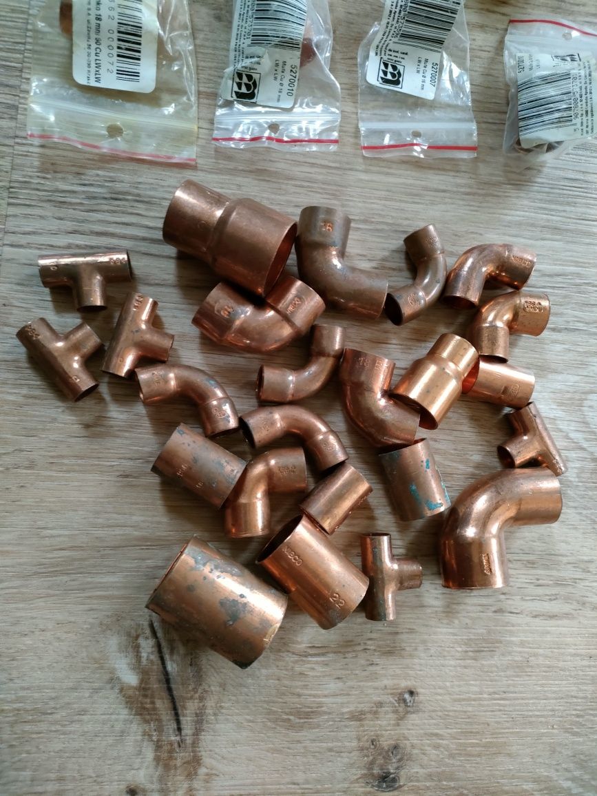 Kształtki miedziane rurki kolanka 18 mm różne