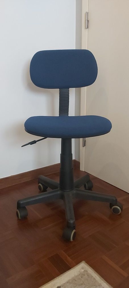 2 Cadeiras giratoria com rodas